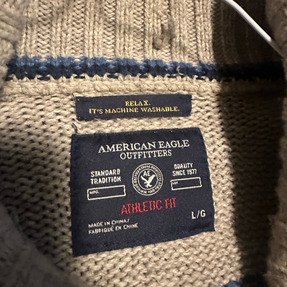 American Eagle Sweater - Picture 2 of 2
